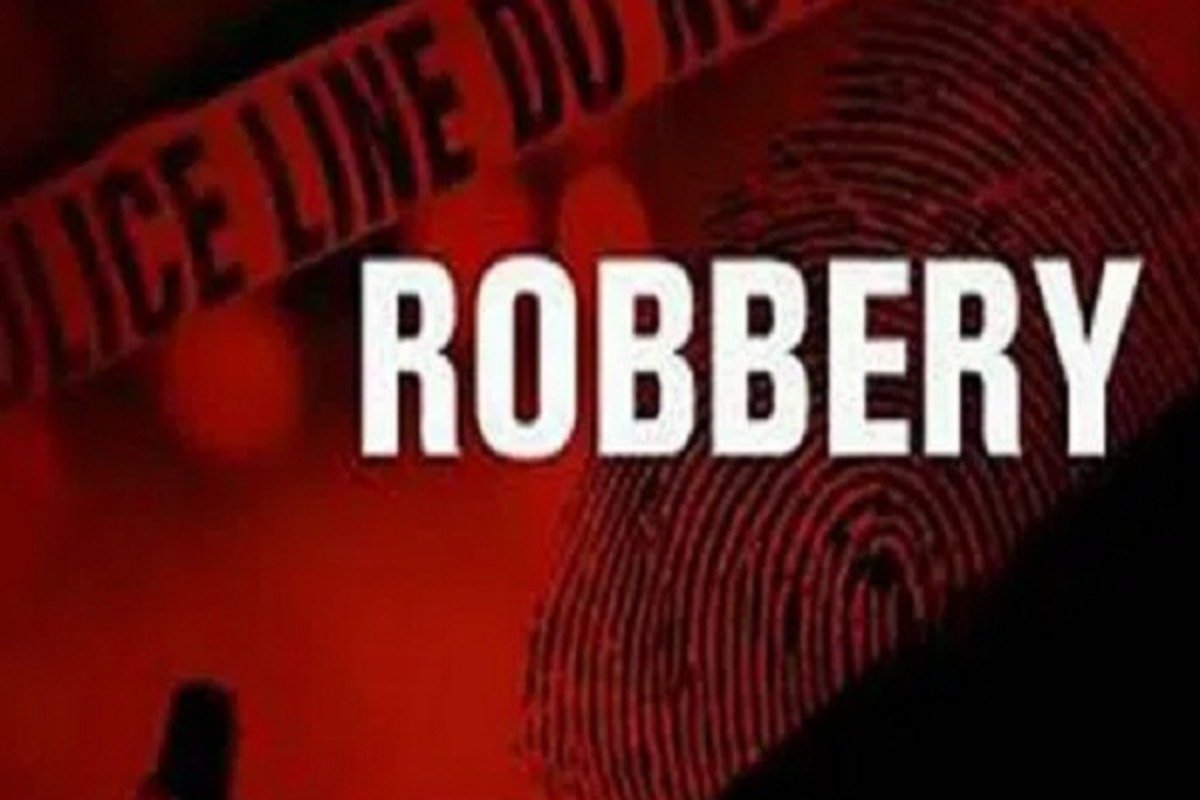ब्रेकिंग: पुण्यात ‘काका हलवाई’च्या दुकानात चोरी! दुकानाच्या शटरचे कुलूप तोडून अज्ञात चोरट्यांनी २ लाख ४५ हजार रुपयांचा ऐवज लंपास केला